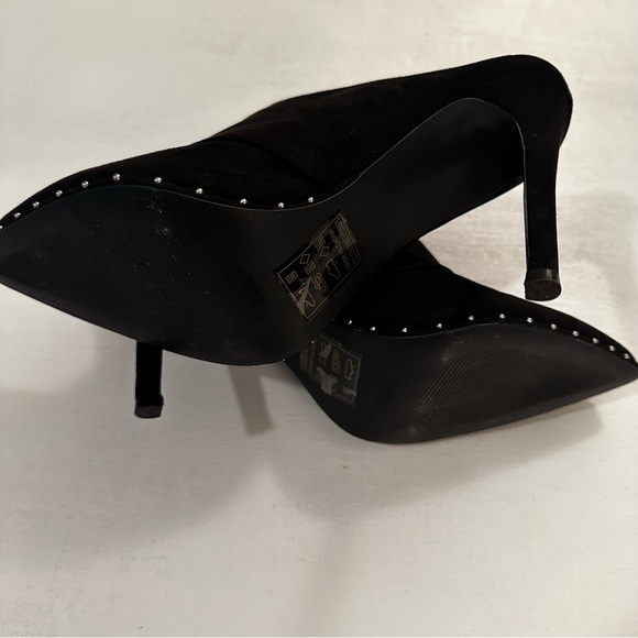 Qupid Vanessa Stud Mule Velvet Leatherette Black Size 8.5 - Picture 15 of 15